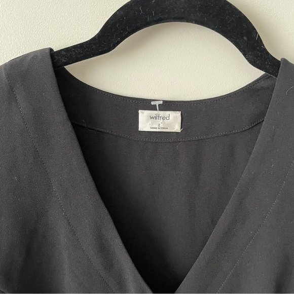 ARITZIA Wilfred Long Sleeve Button Front Blouse 2 - Picture 3 of 7